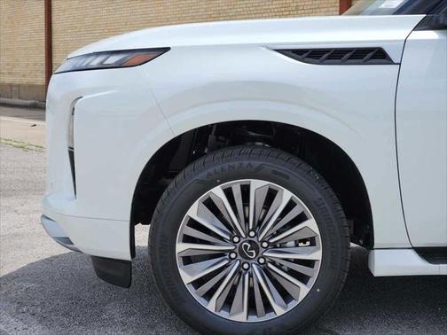 2025 INFINITI QX80 Luxe