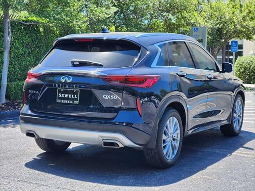 2024 INFINITI QX50 LUXE
