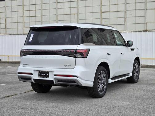 Radiant White 2026 INFINITI QX80 Luxe