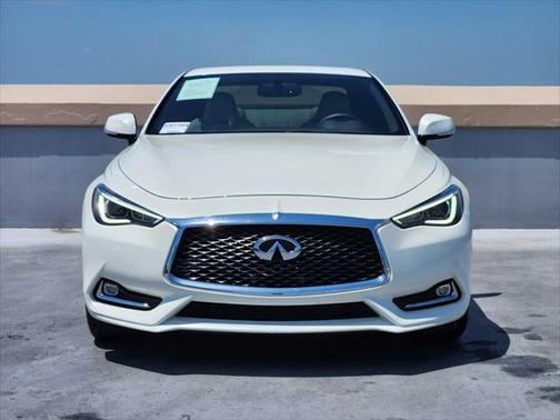2018 INFINITI Q60 2.0t LUXE
