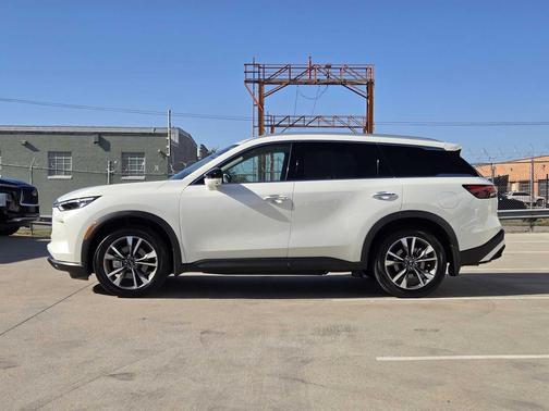 2025 INFINITI QX60 Luxe