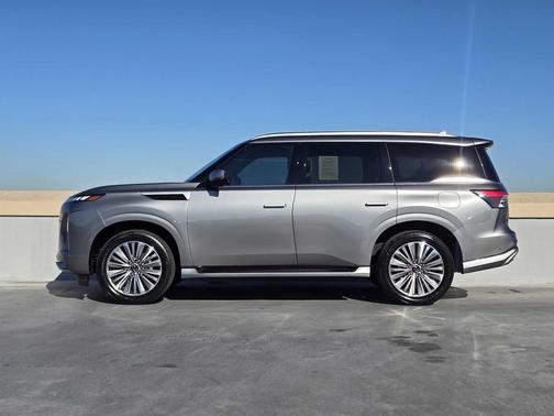 2025 INFINITI QX80 SENSORY AWD