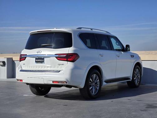 2024 INFINITI QX80 Luxe