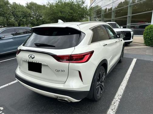 2022 INFINITI QX50 LUXE AWD