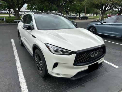 2022 INFINITI QX50 LUXE AWD