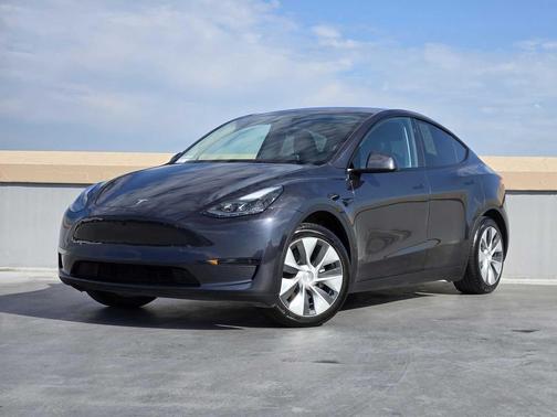 2024 Tesla Model Y RWD