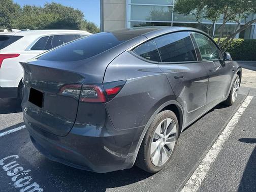 2024 Tesla Model Y RWD