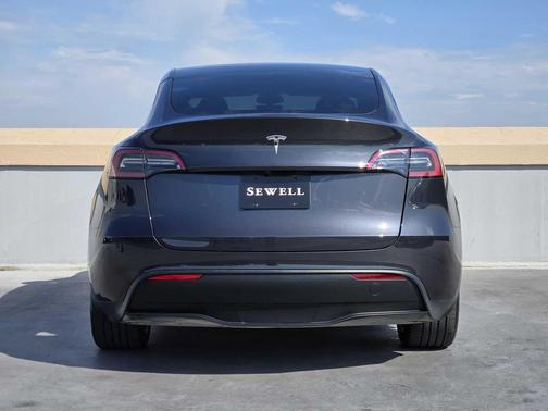 2024 Tesla Model Y RWD
