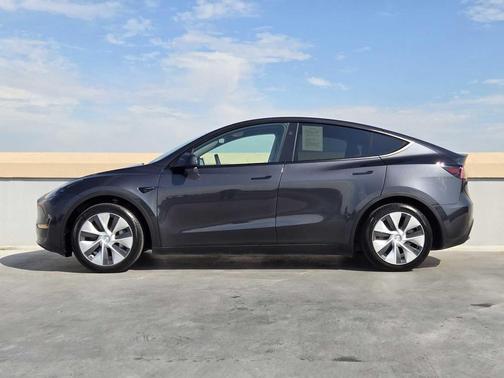 2024 Tesla Model Y RWD