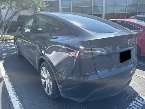 2024 Tesla Model Y RWD