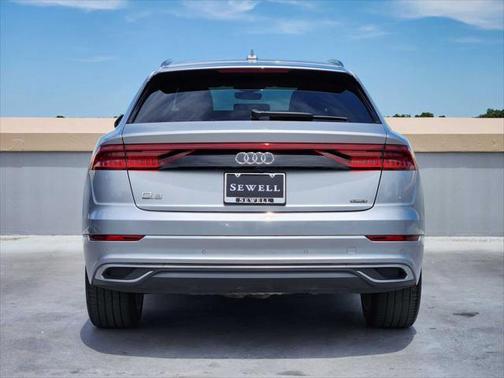 2022 Audi Q8 55 Premium