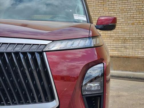 2025 INFINITI QX80 Luxe