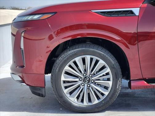 2025 INFINITI QX80 Luxe