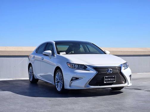 Eminent White Pearl 2017 Lexus ES 350 Base