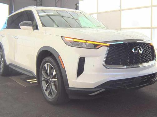 Majestic White 2023 INFINITI QX60 Luxe