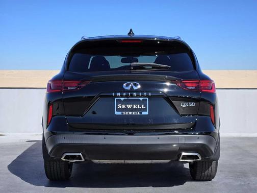 2022 INFINITI QX50 LUXE