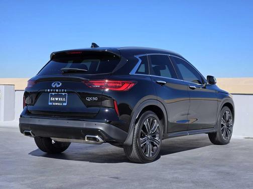 2022 INFINITI QX50 LUXE