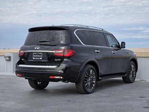 2024 INFINITI QX80 SENSORY AWD