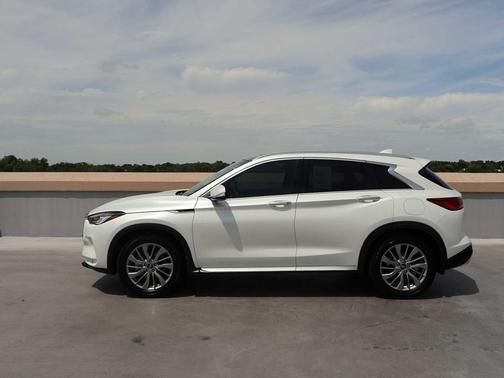 Radiant White 2025 INFINITI QX50 Luxe AWD