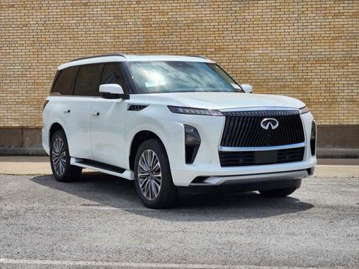 2025 INFINITI QX80 Luxe