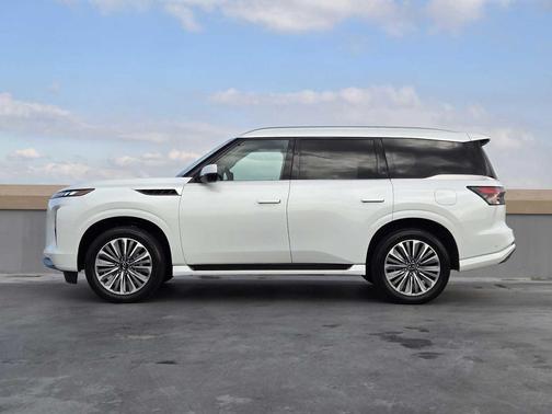 2025 INFINITI QX80 SENSORY AWD