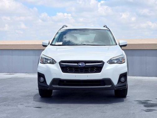 Crystal White Pearl 2019 Subaru Crosstrek 2.0i Premium