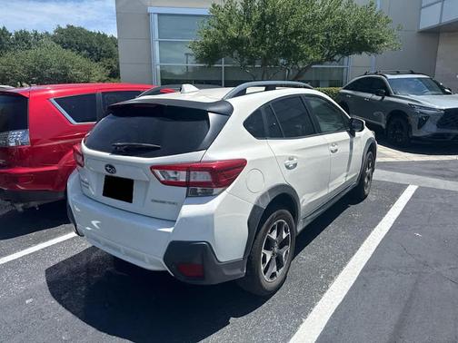 Crystal White Pearl 2019 Subaru Crosstrek 2.0i Premium