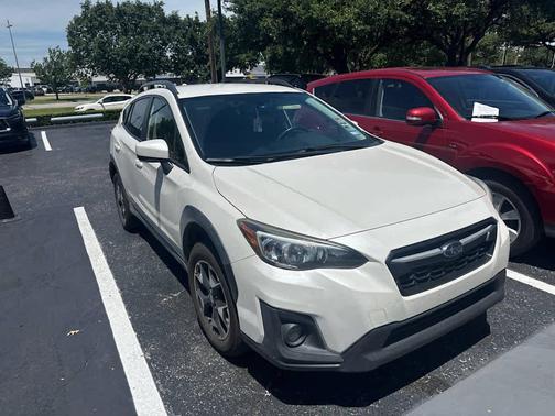 Crystal White Pearl 2019 Subaru Crosstrek 2.0i Premium