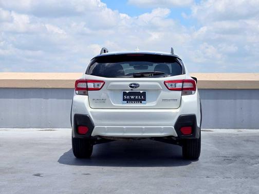 Crystal White Pearl 2019 Subaru Crosstrek 2.0i Premium
