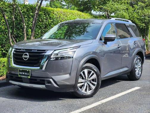 2024 Nissan Pathfinder SL 4WD