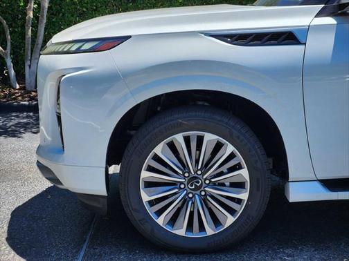 2025 INFINITI QX80 SENSORY AWD