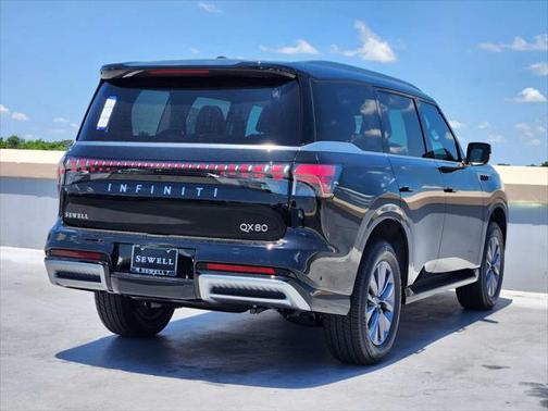 2025 INFINITI QX80 PURE
