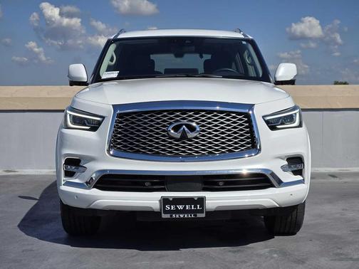 2022 INFINITI QX80 Luxe