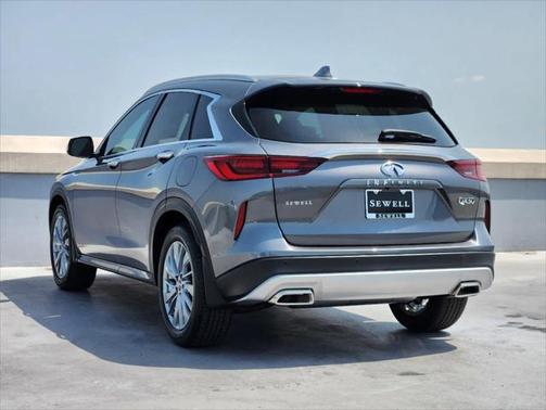2024 INFINITI QX50 LUXE