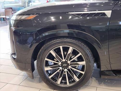 2025 INFINITI QX80 SENSORY AWD