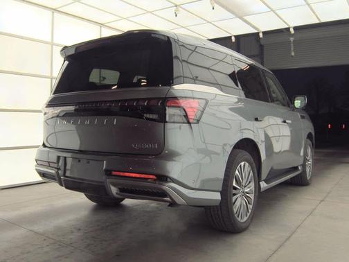 2025 INFINITI QX80 SENSORY AWD