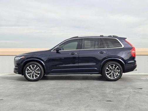 2019 Volvo XC90 T5 Momentum