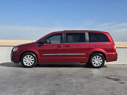 2015 Chrysler Town & Country Touring