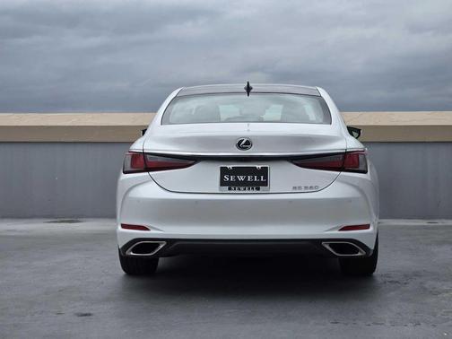 Eminent White Pearl 2024 Lexus ES 350 Base