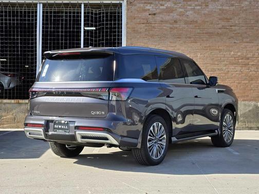 2026 INFINITI QX80 Luxe