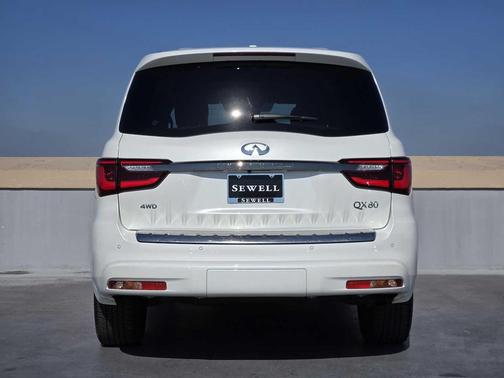 2024 INFINITI QX80 SENSORY AWD
