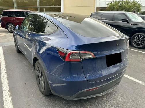 2022 Tesla Model Y Long Range Dual Motor All-Wheel Drive