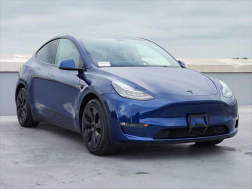 2022 Tesla Model Y Long Range Dual Motor All-Wheel Drive