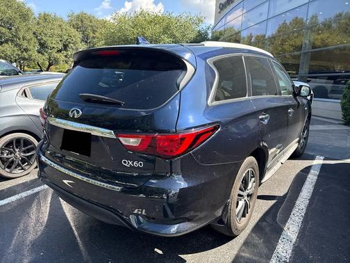 2017 INFINITI QX60 Base