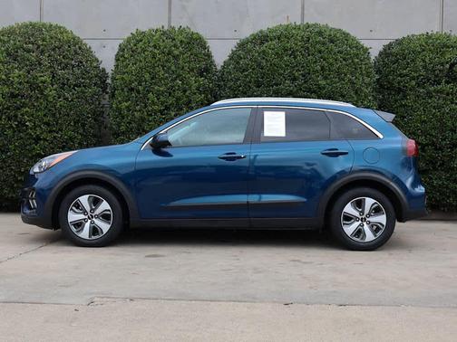 2022 Kia Niro LX