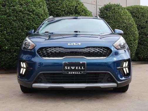 2022 Kia Niro LX