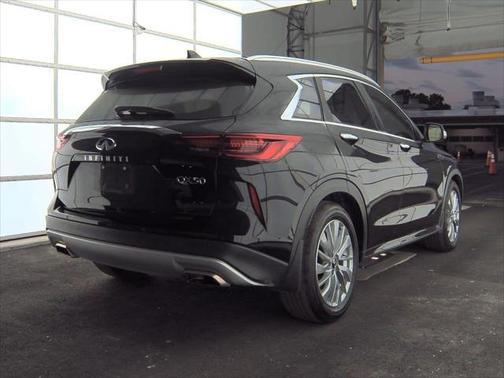 2023 INFINITI QX50 LUXE
