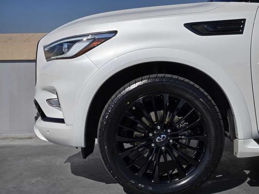 2023 INFINITI QX80 SENSORY