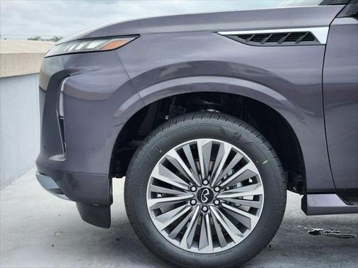 2025 INFINITI QX80 Luxe