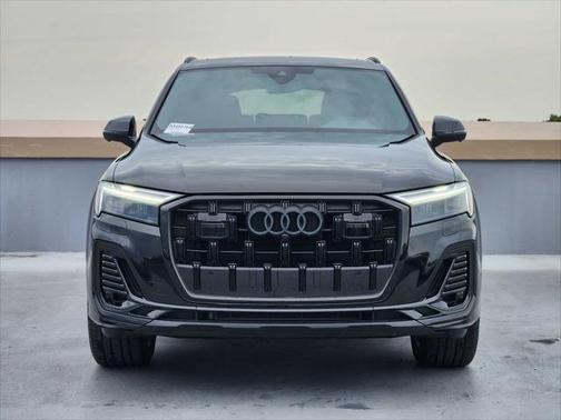 2025 Audi Q7 45 Premium Plus